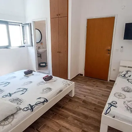 Nazario Aparthotel Drvenik (Split-Dalmatia)