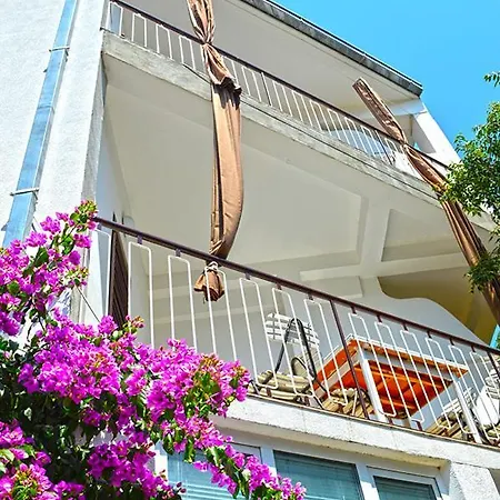 Aparthotel Nazario Drvenik (Split-Dalmatia)
